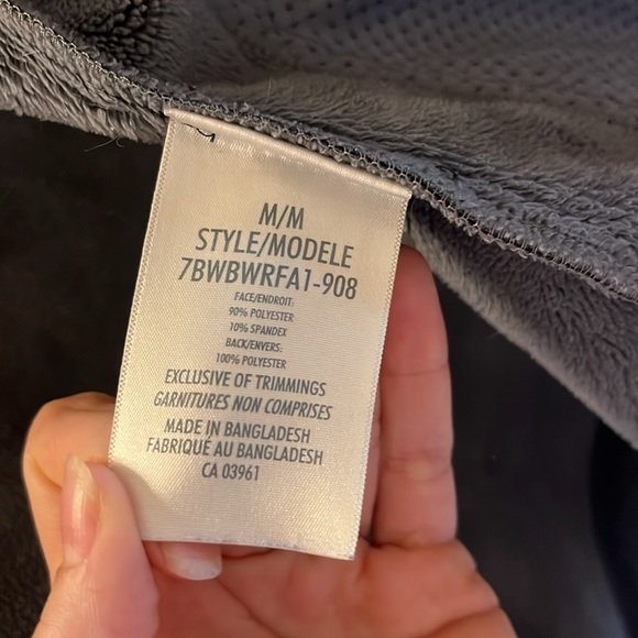 Stylish Medium Black Women’s Jacket with Unique Stitch Detailing - Picture 4 of 5